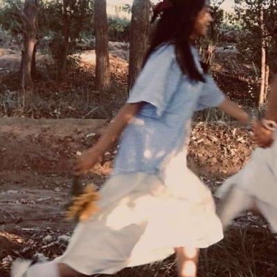 蟲蟲漫畫免費(fèi)漫畫彈窗入口口紅膠