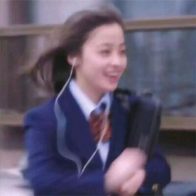 小y唇唇邊像雞冠的肉怎么辦