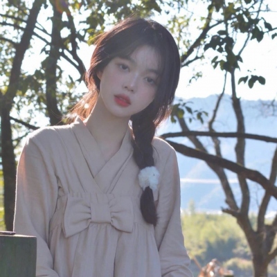 大陰脣內(nèi)側(cè)有褶皺