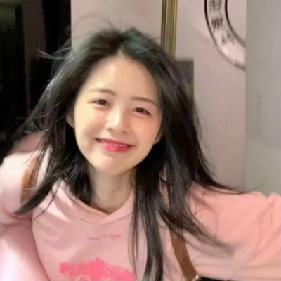 和尚抱著小雪在禪寺的落地窗