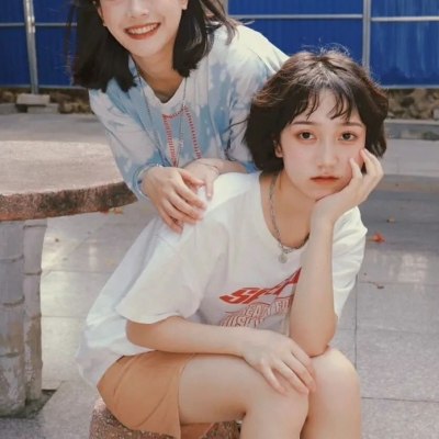 睡醒了手麻過一會就好了