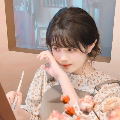 女同學(xué)把我的??蹭來(lái)蹭去車