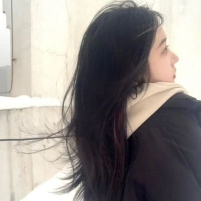 揉我胸 啊 嗯～出奶水了