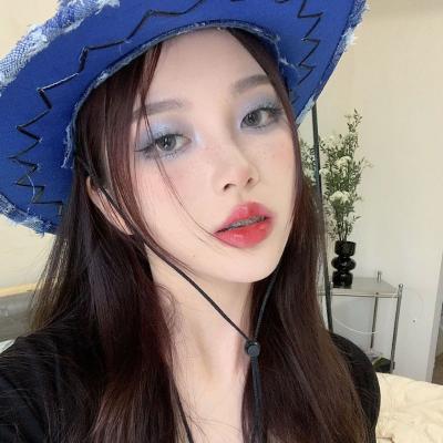 女仆扒開(kāi)??跪著讓客人玩