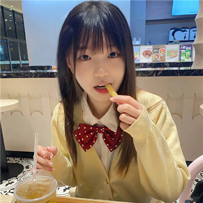 女子全身透明內(nèi)衣圖片