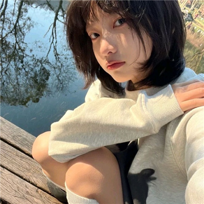 我在落地窗前瘋狂撫慰是什么歌