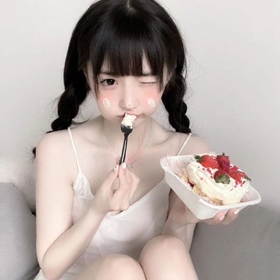 美女被 吸乳打撲克動(dòng)漫