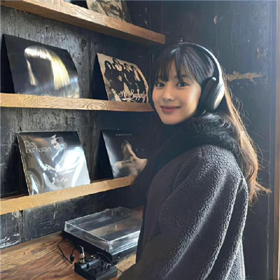 男生將坤坤申請女生的開元黃中黃