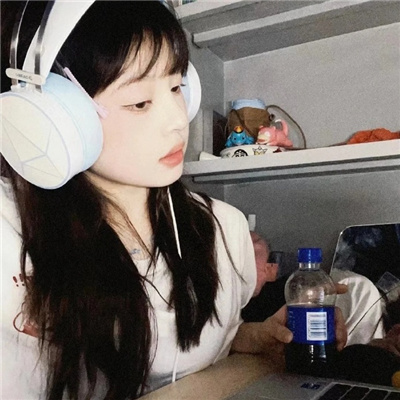 女朋友水太多進去就軟了