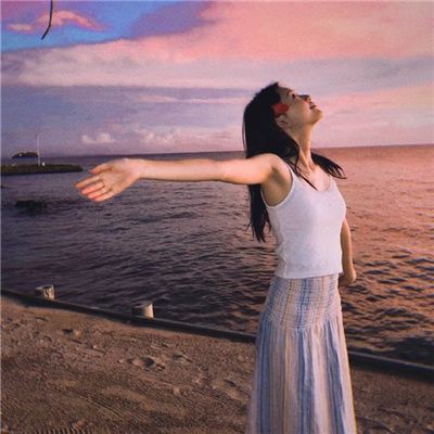 動漫美女扒開小內(nèi)內(nèi)