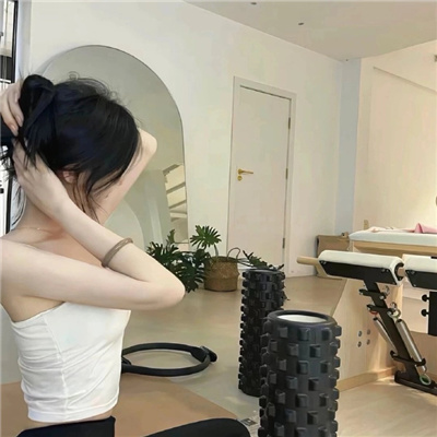 女仆扒開??跪著讓客人玩